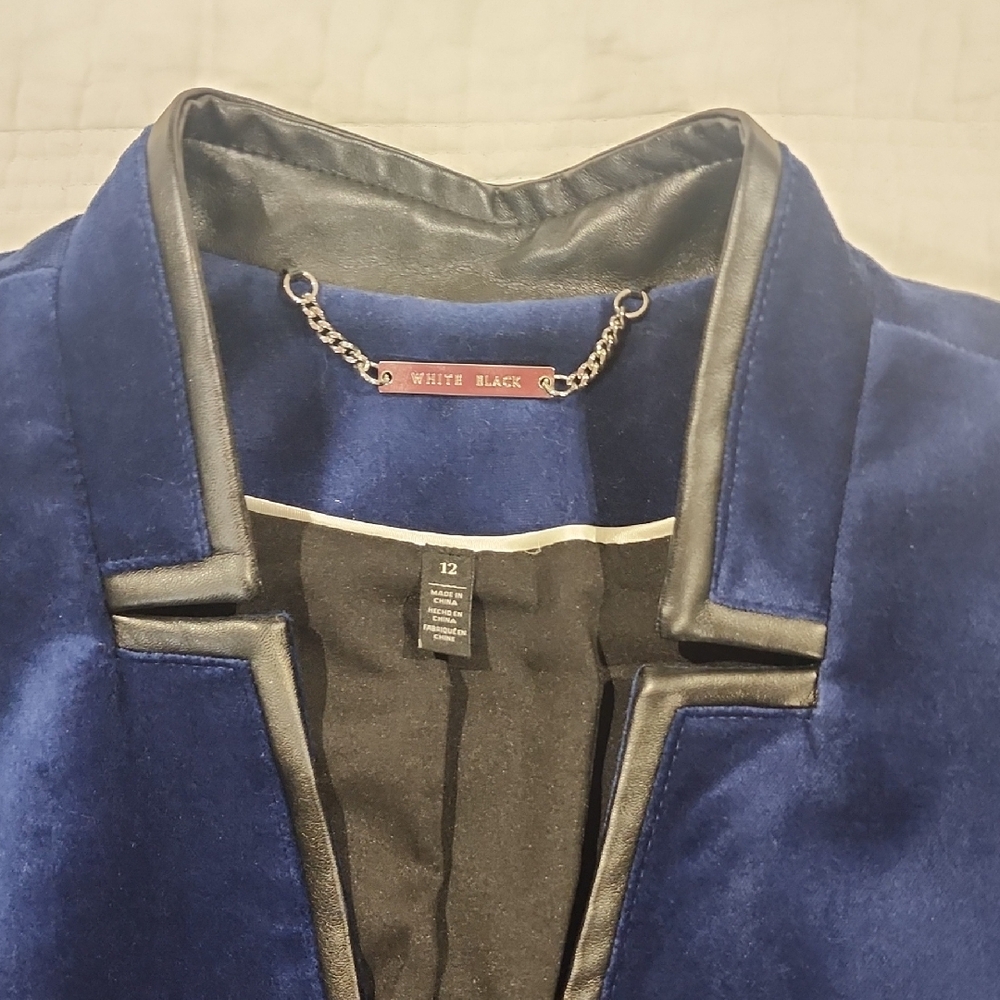 White House Black Market Deep Blue Velvet Blazer - Picture 6 of 7